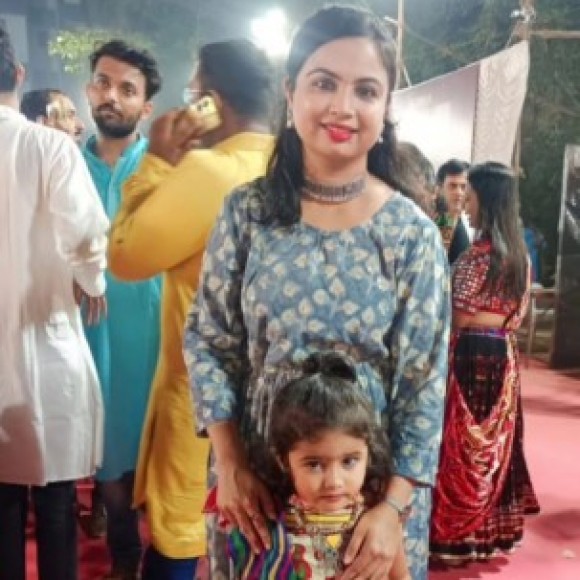 Profile picture of Ruchi91_Innocent Divorcee with Baby girl