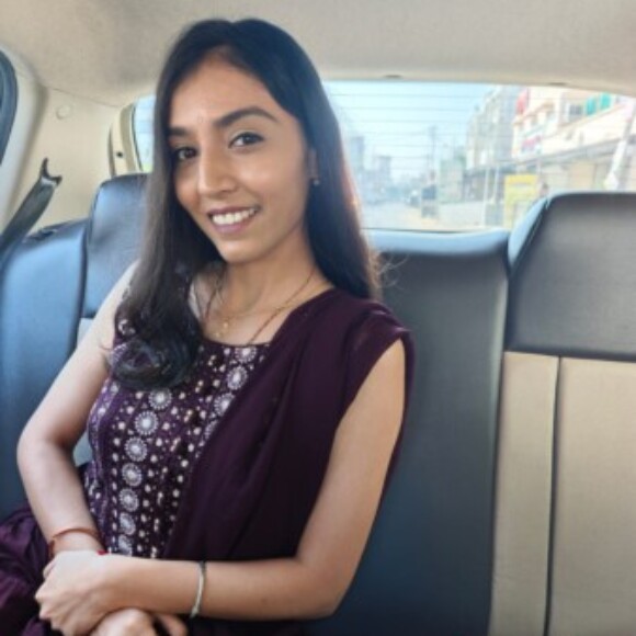Profile picture of Nishita96 B.Com_PG- Diploma